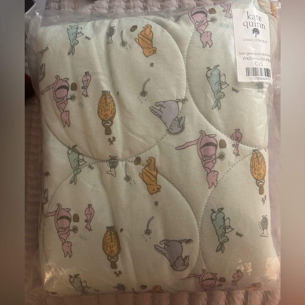 Kate Quinn Pooh and friends circle quilt. Foam green. New.